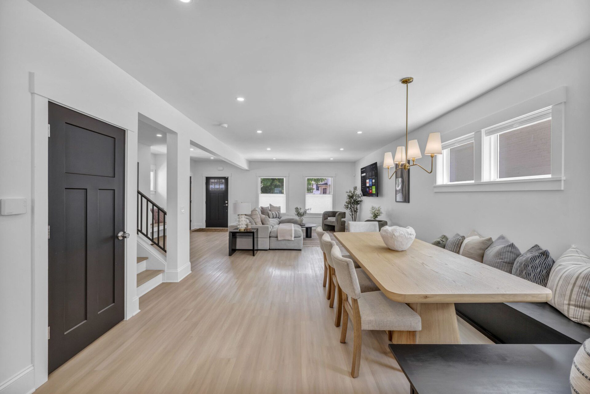 1944 W 54th St 12