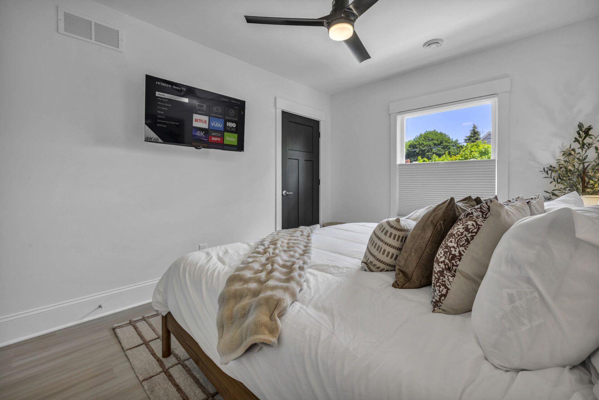1944 W 54th St 35