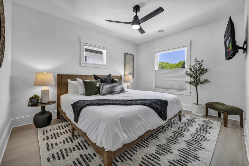 1944 W 54th St 38