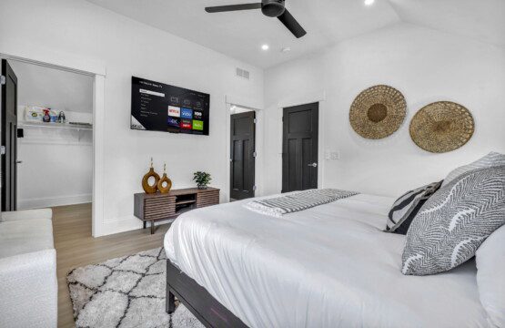 1944 W 54th St 45