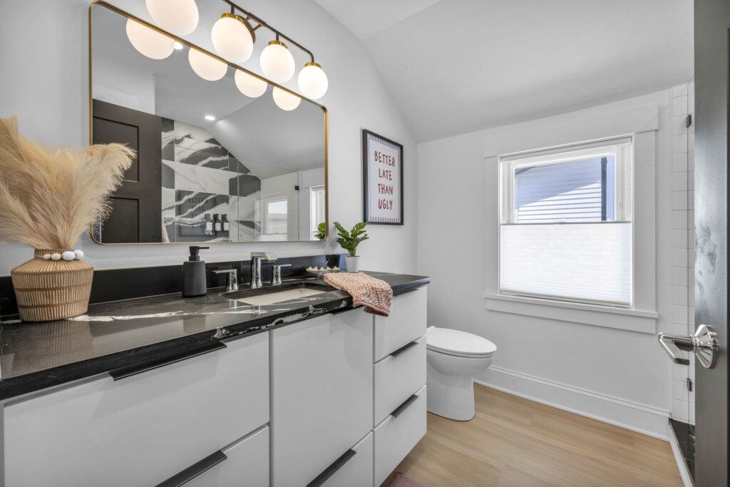 1944 W 54th St 47