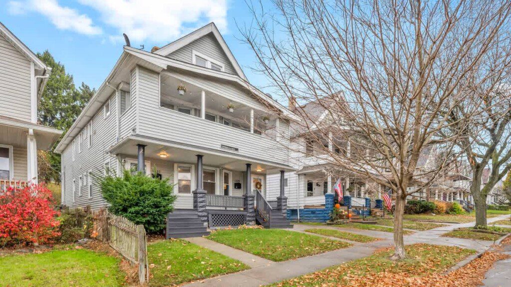 3c4661e2 a95c 4e 250 T.jpg