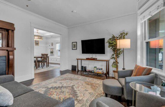 87553a43 9515 4a eisEE.jpg