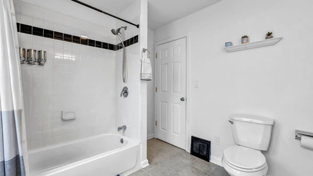 1005c093 f6a3 43 qwlKc.jpg