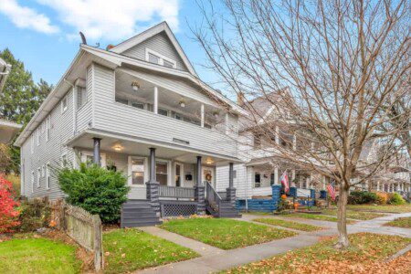 3c4661e2 a95c 4e 250 T.jpg