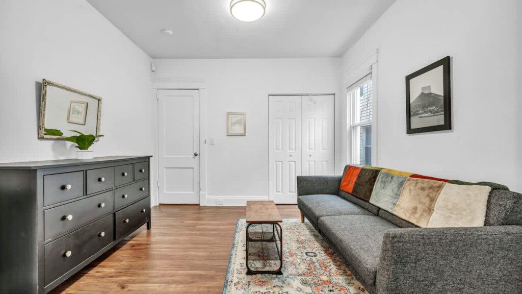 8c8b8c84 fd4a 43 TLYhv.jpg